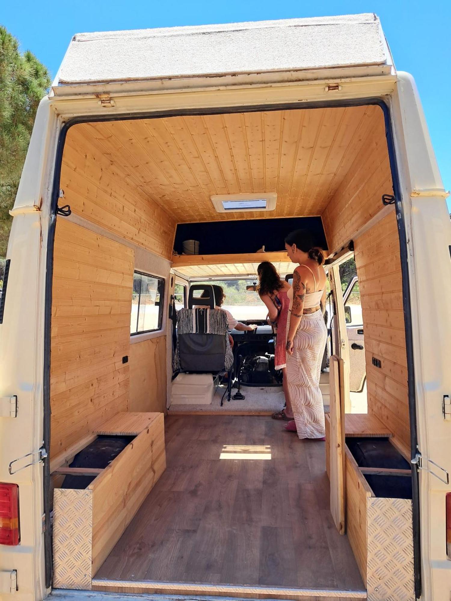 Humannationvan22r44rs1 Luxury tent Cordoba